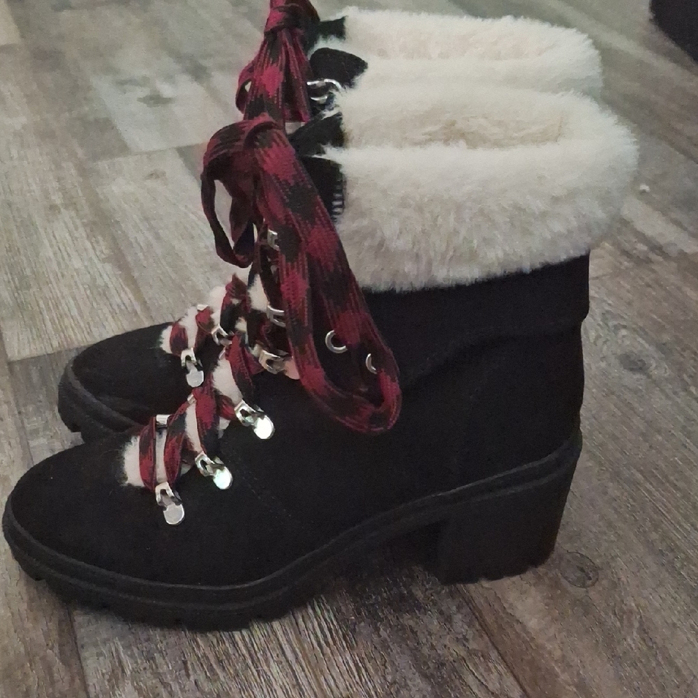 Jellypop Black and Red Lace Up Boots with Chunky Heel - Picture 1 of 5